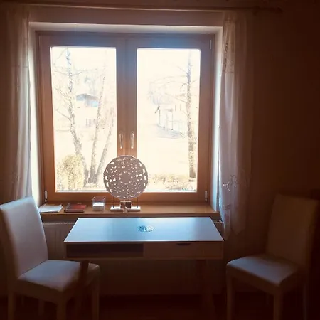 Mit Terrasse Und Garten