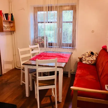 Apartament Mit Terrasse Und Garten