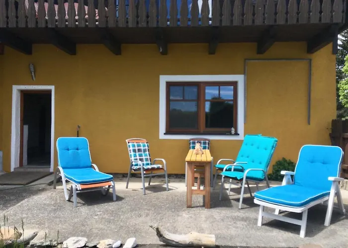 Mit Terrasse Und Garten *