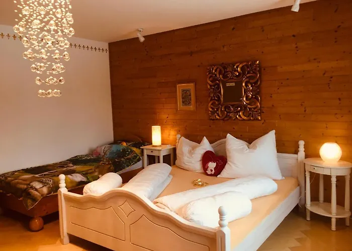 Mit Terrasse Und Garten *