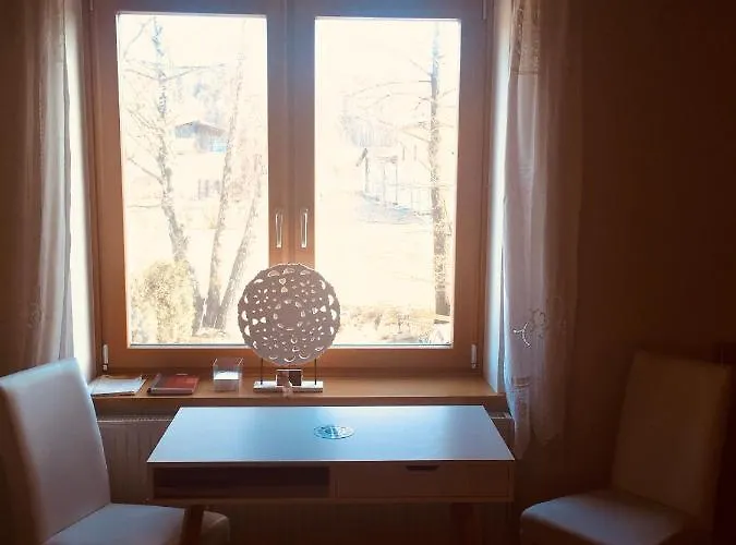 Mit Terrasse Und Garten