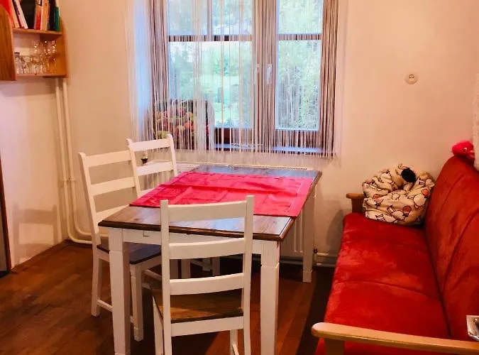 Apartment Mit Terrasse Und Garten